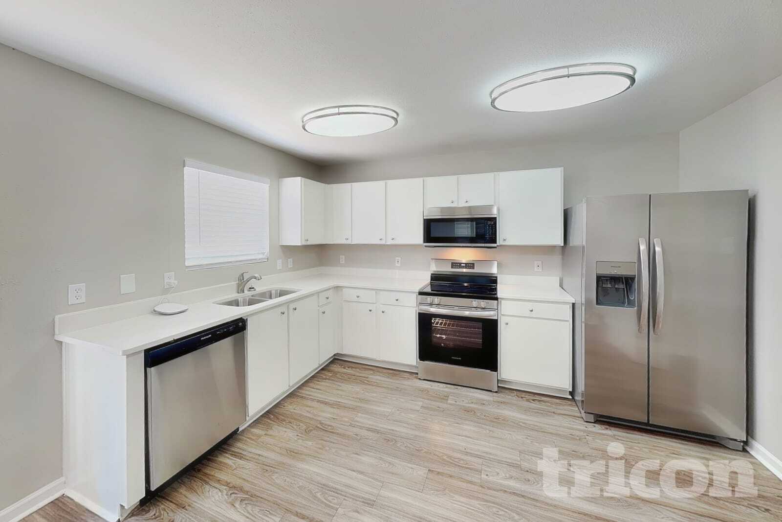Building Photo - 758 Sinclair Dr