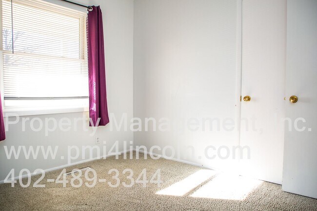Building Photo - 8030 N Hazelwood Dr