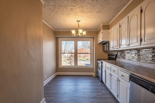 Building Photo - For Rent – 3-Bedroom Home with Basement & ...