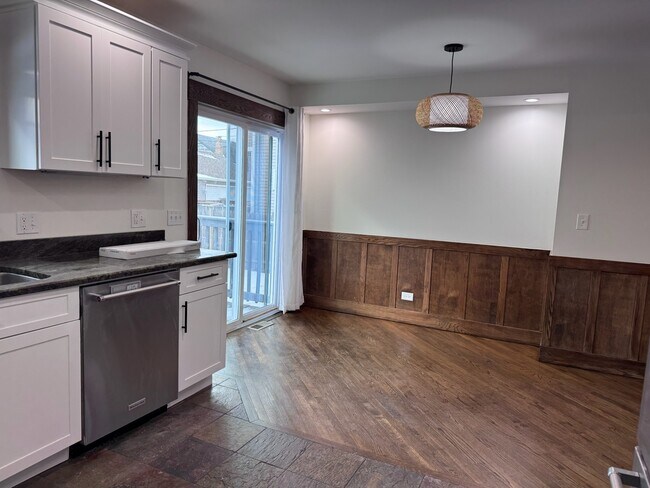 Building Photo - 754 Spring Rd