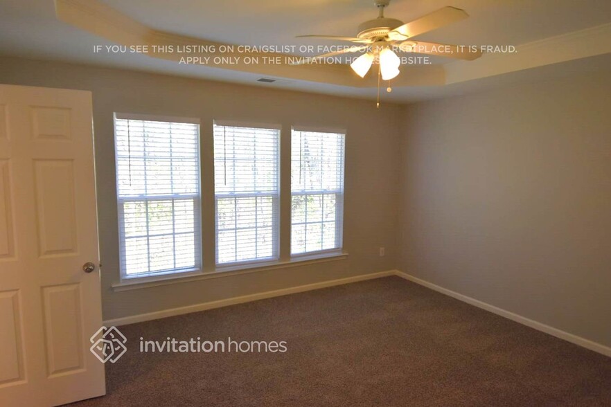 Building Photo - 11006 Holm Oak Pl