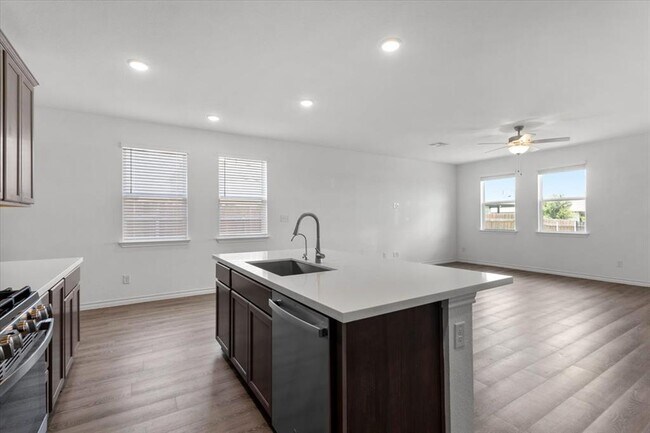 Building Photo - 500 Stinchcomb Rd