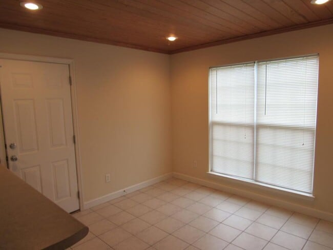 Building Photo - Charming 3BR Home in Valdosta - Perfect fo...