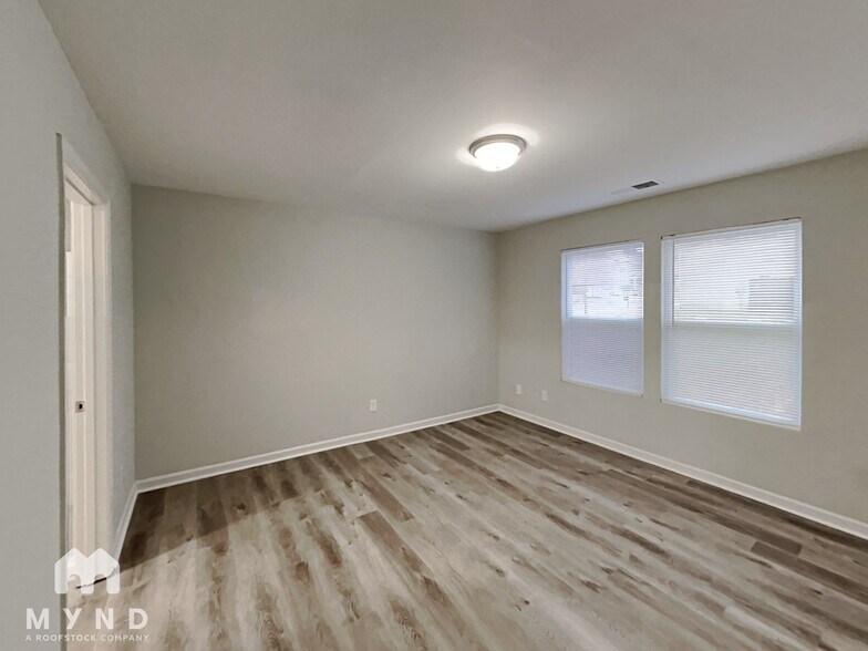 Building Photo - 6108 Fazenda Drive