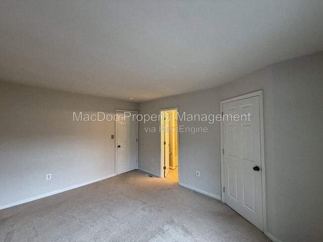 Building Photo - 11185 Kensington Pl