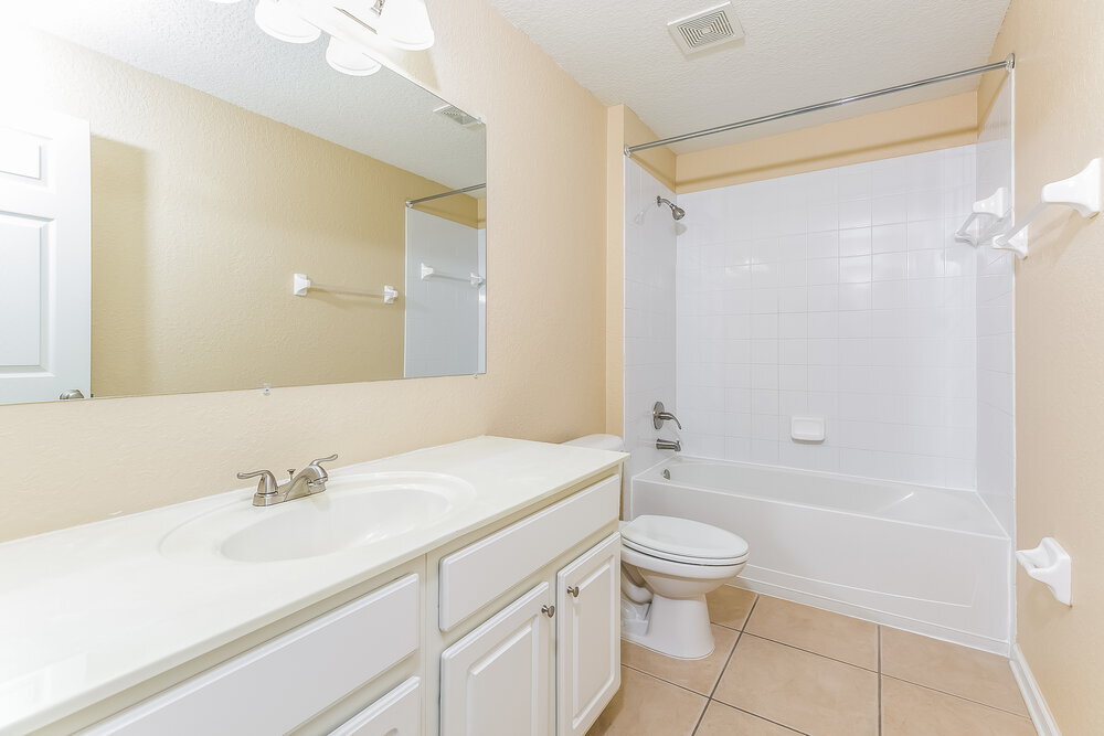 Building Photo - 2350 Meadow Oak Cir