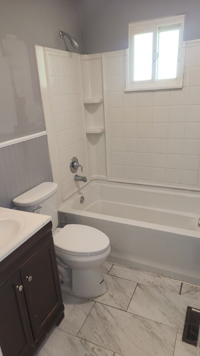 Building Photo - 10501 Baron Dr