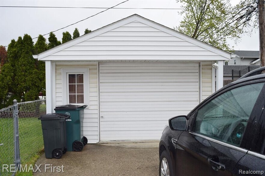 Building Photo - 2666 Catalpa Dr