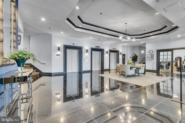 Building Photo - 1001 N Randolph St