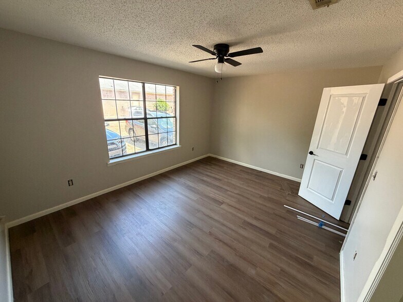 Building Photo - 1014 Rucker Blvd
