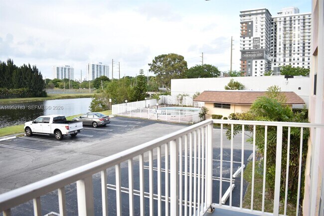 Building Photo - 16465 NE 22nd Ave