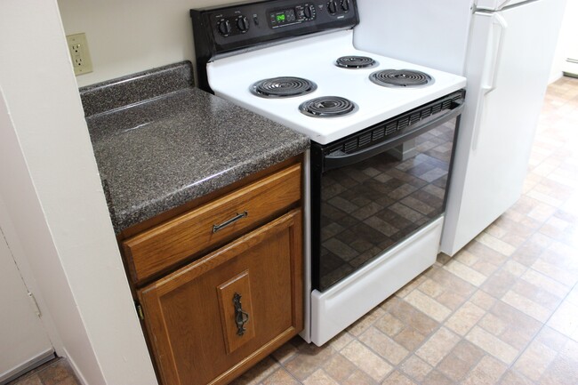 Kitchen - Brigham House Apartments