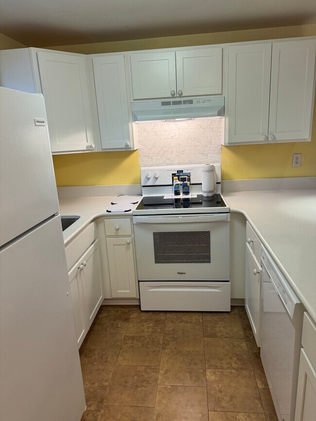Building Photo - 129 Village Walk