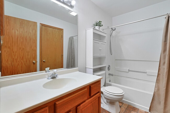 Building Photo - 540 Wedgewood Cir