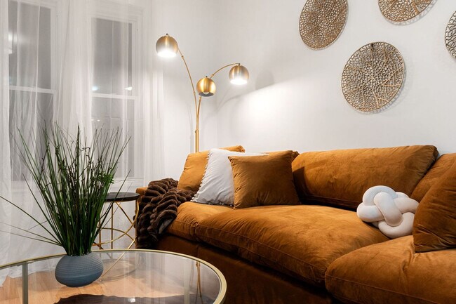 Building Photo - 618 W Patterson Ave