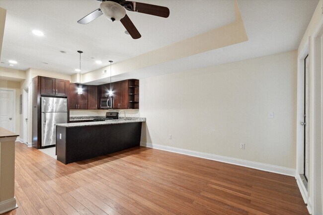 Building Photo - 1408 Willington St