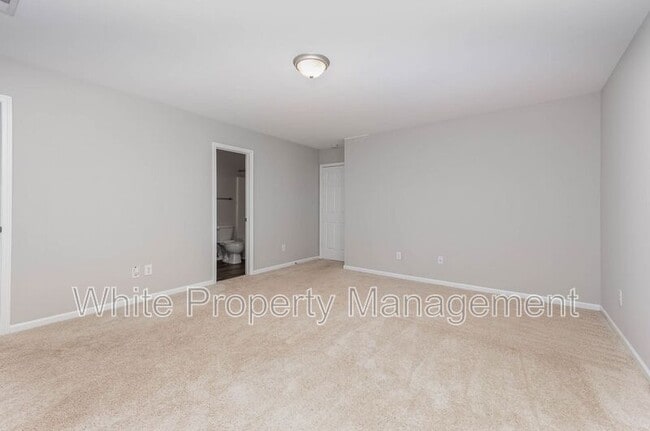 Building Photo - 621 Cherry St