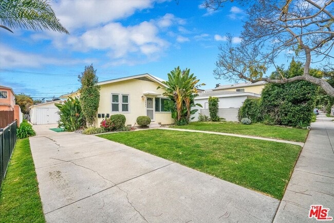 Building Photo - 1542 Harvard St