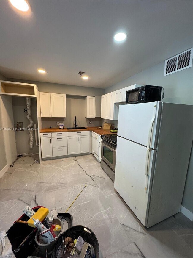 Building Photo - 3360 Spanish Moss Terrace