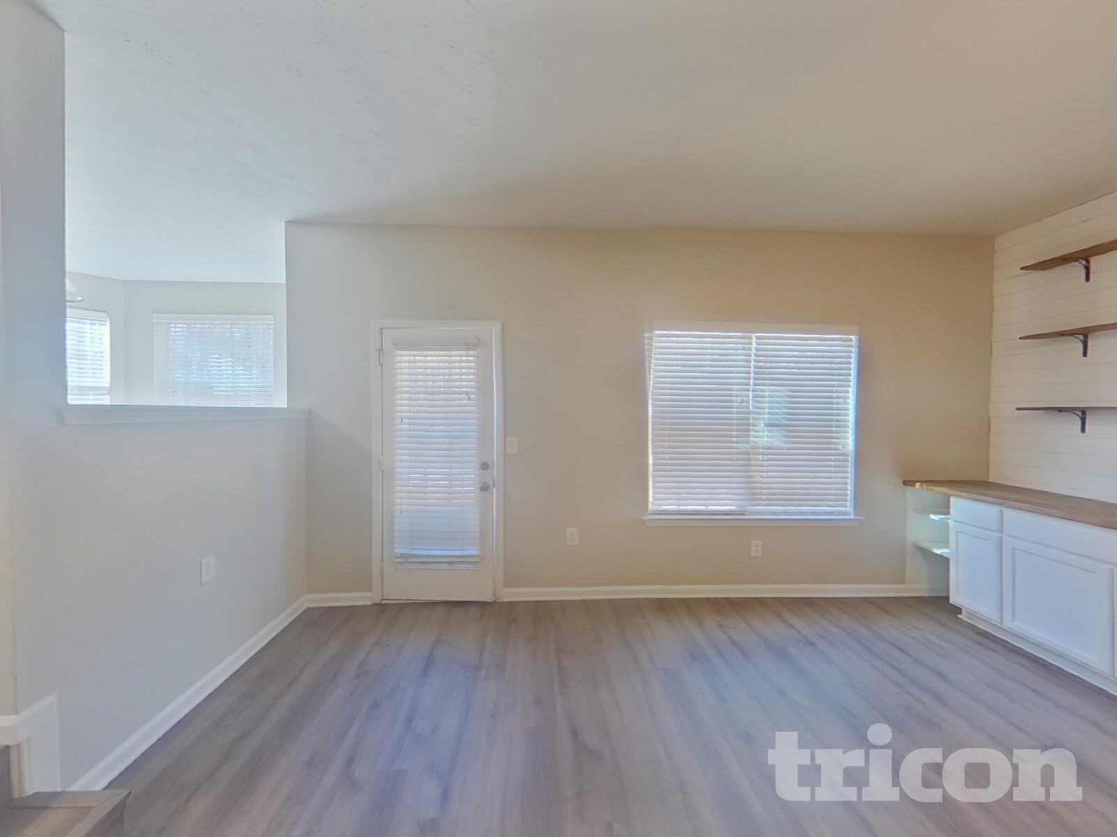 Building Photo - 10 St Charles Pl