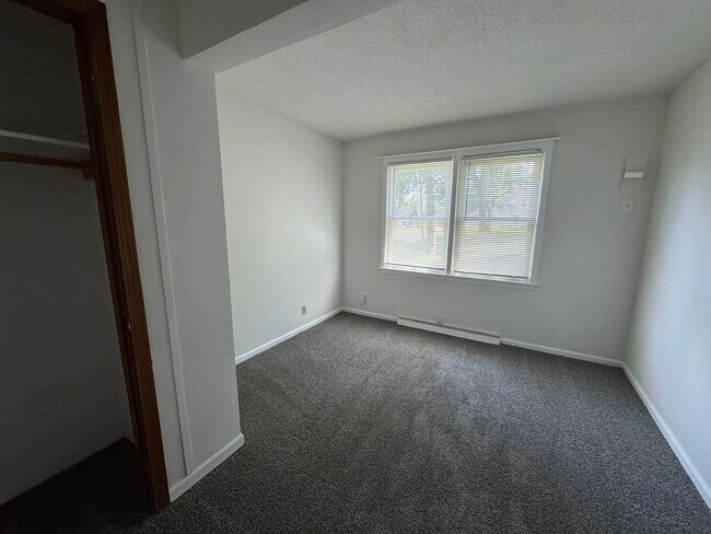 Building Photo - 1408 Bass Ave