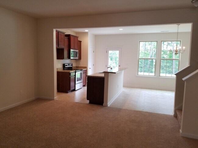 Building Photo - 49 E Grove Point Dr