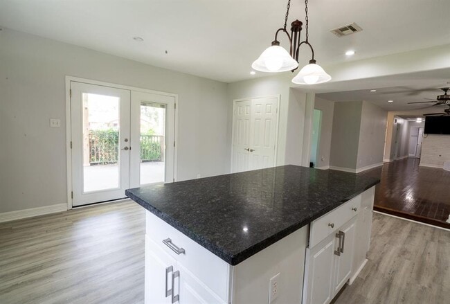 Building Photo - 12015 Cottonwood Ln