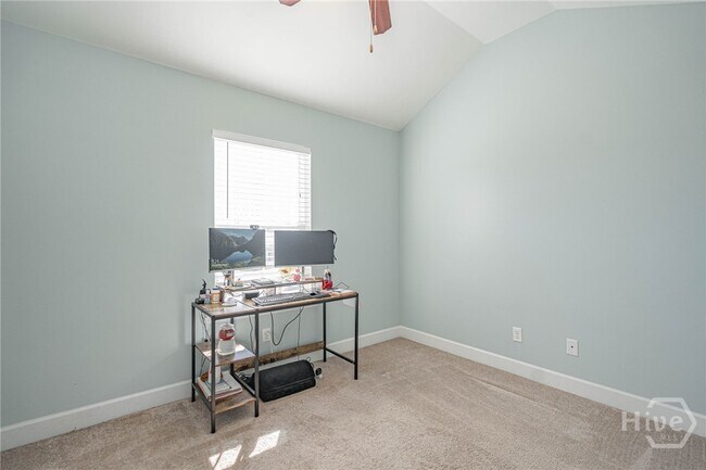 Building Photo - 100 Springcreek Ln