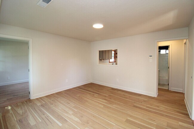 Building Photo - Meticulously Remodeled Milwaukie Bungalow on Large Lot with Gardens & Garage
