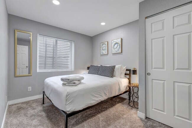 Building Photo - 4345 W 64th Ave