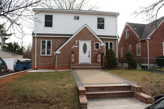 Building Photo - 147 Clinton St