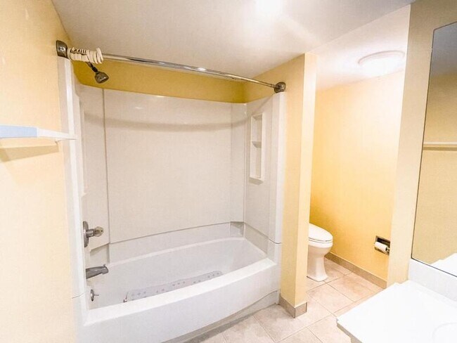 Building Photo - 10350 Imperial Point Dr W