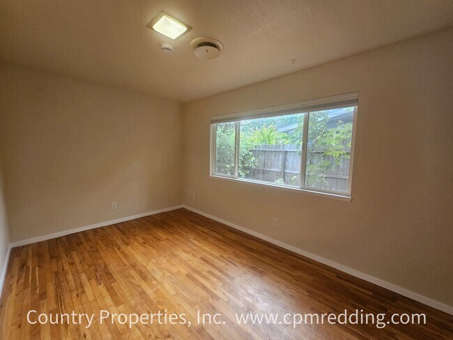 Building Photo - 4-Bedroom in the Garden Tract with Shop & ...