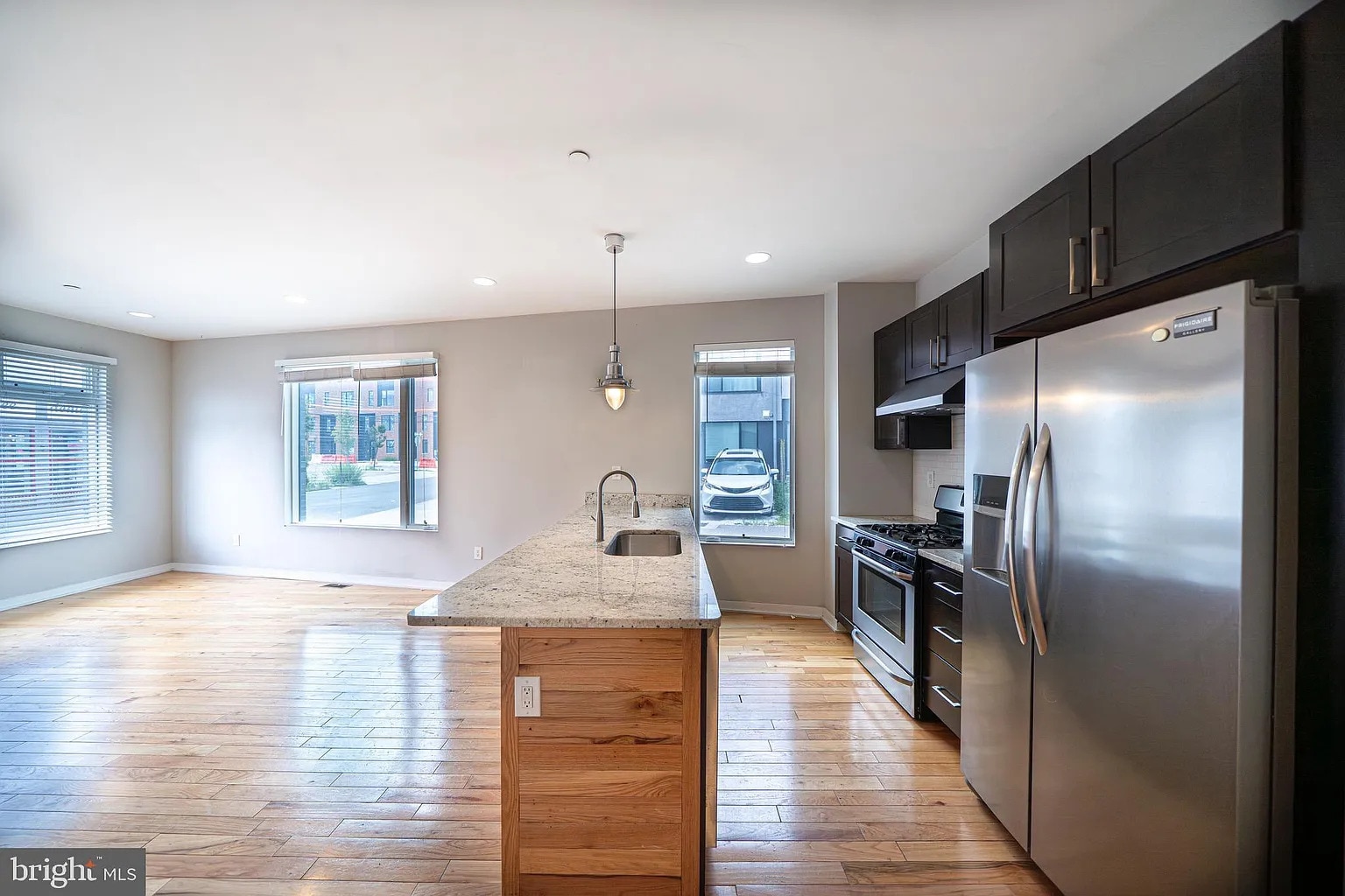 Building Photo - 706 N 7th St