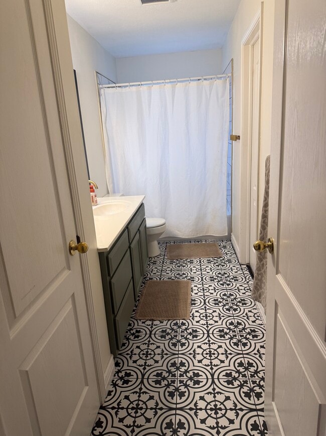 Building Photo - 462 W 660 S