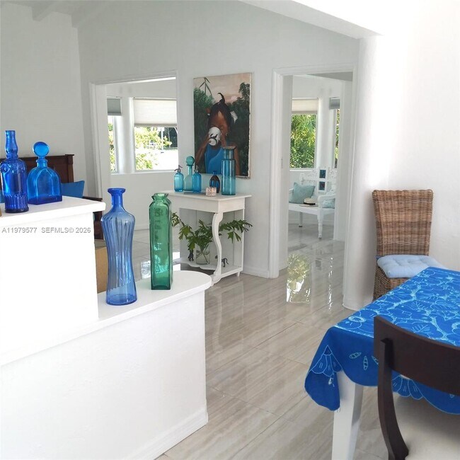 Building Photo - 6910 Rue Notre Dame