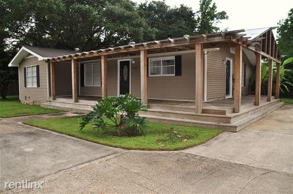Building Photo - 59517 Autumn Dr