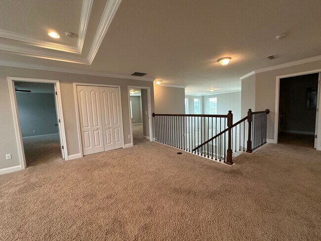 Building Photo - Large Home at Work Golf Village