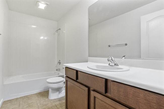 Building Photo - 2189 Beech Cir
