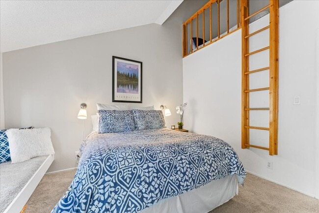 Building Photo - SKI LEASE:  Updated Townhome in Wooded, Central North Lake Location!