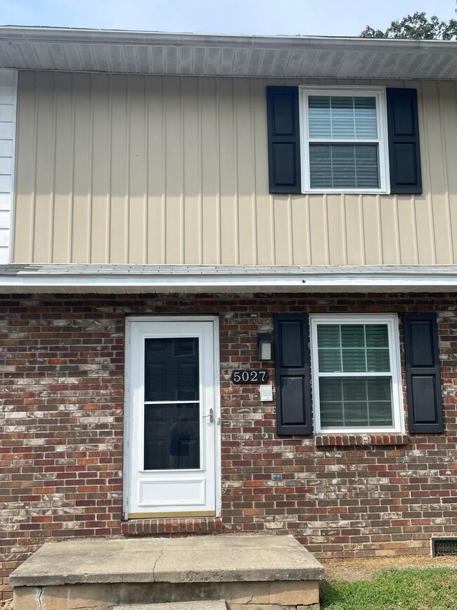Primary Photo - Three Bedroom Townhome