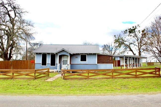 Building Photo - 1221 Giddings St