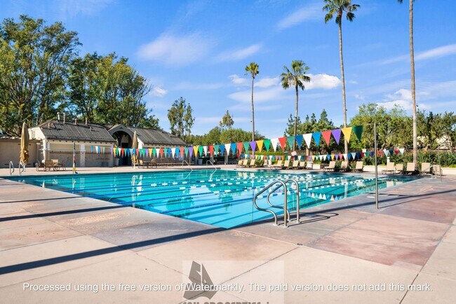 Building Photo - Welcome to this stunning 2-bedroom condo in gated community