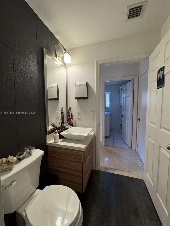 Building Photo - 10973 NW 53rd Ln