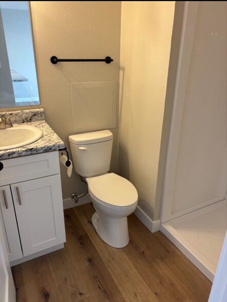 Building Photo - 1068 Mace Rd