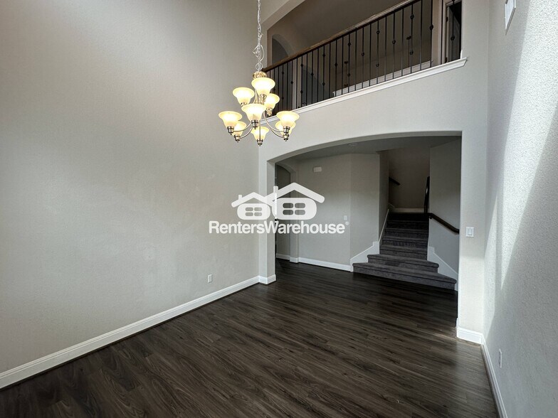 Building Photo - 4213 Valley Oaks Dr