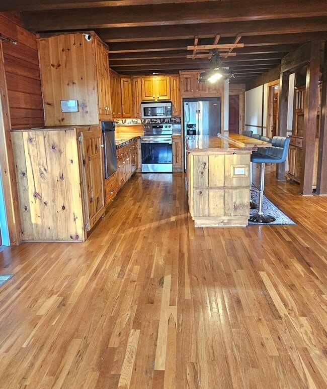 Building Photo - Private Log Cabin Home Peaceful Country Living on Acreage
