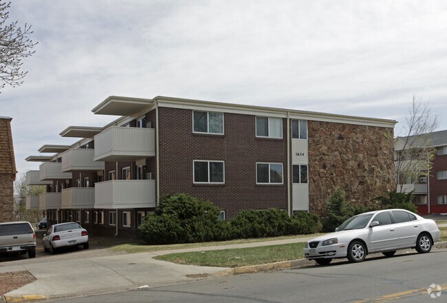 Building Photo - 1624 9th Ave