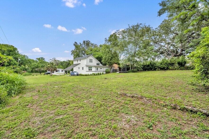Building Photo - 1161 Dot Dr