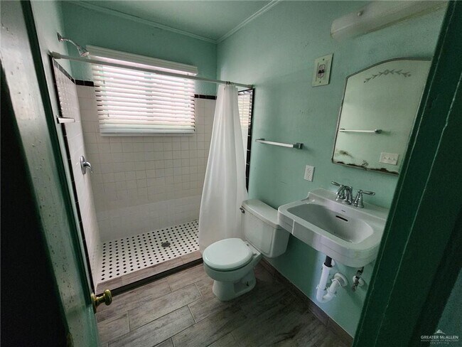 Building Photo - 2100 N 12th St